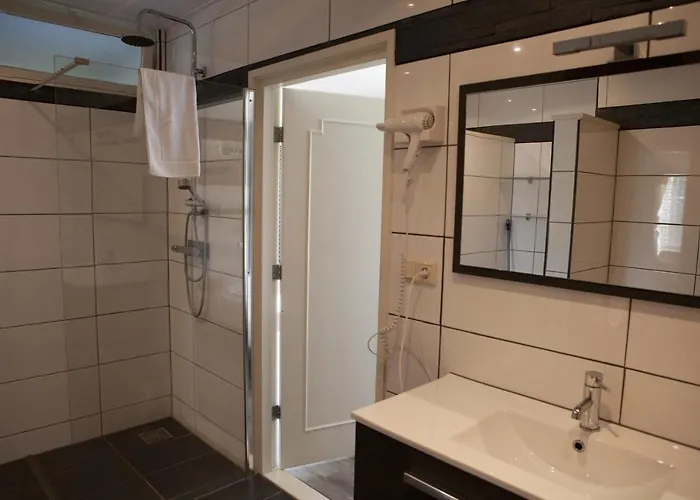 28-persoons Groep * פורטהאוזן